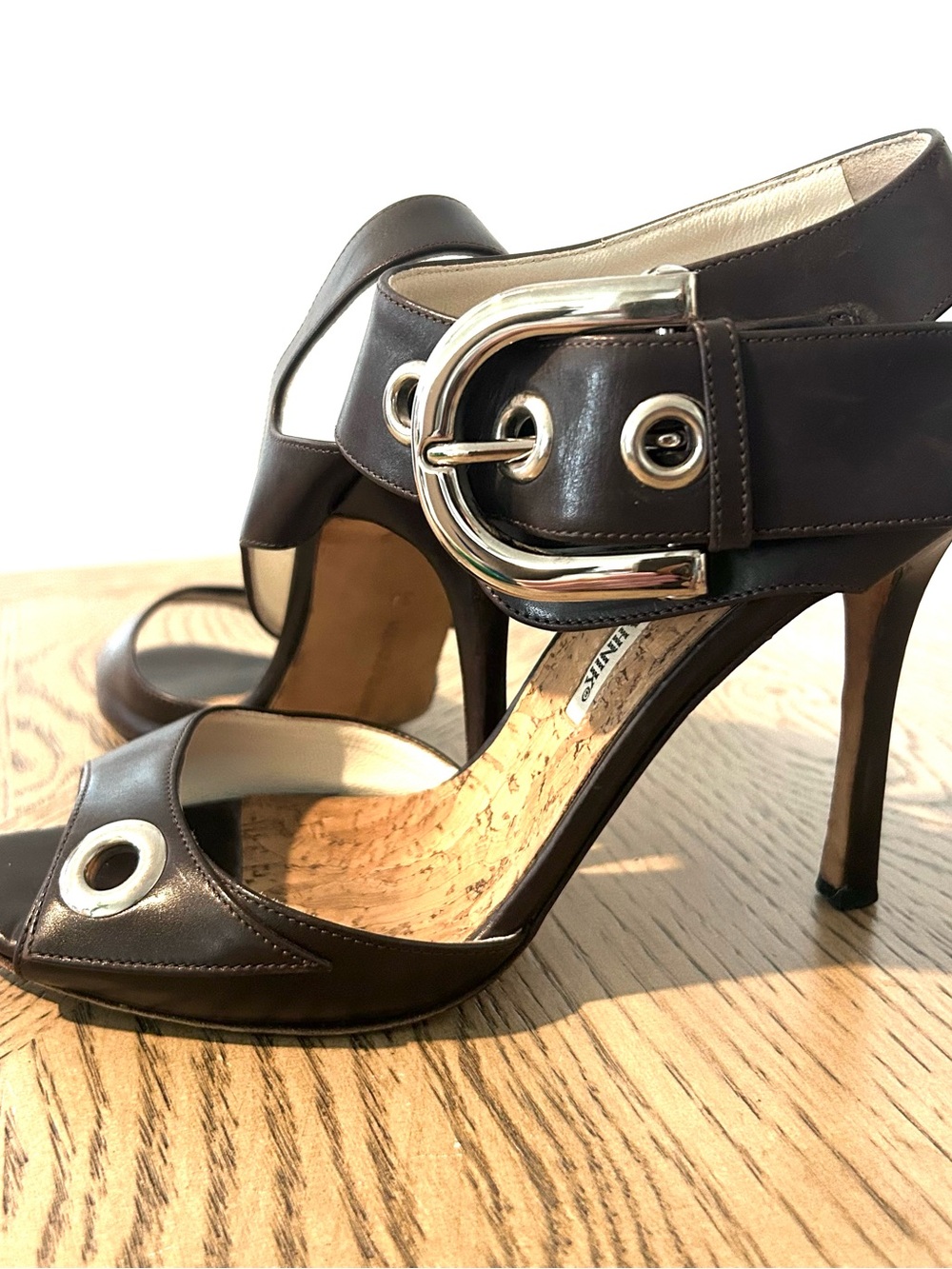 MANOLO BLAHNIK Brown Leather Silver Buckle KOYU Heels Sandals 38 EUC